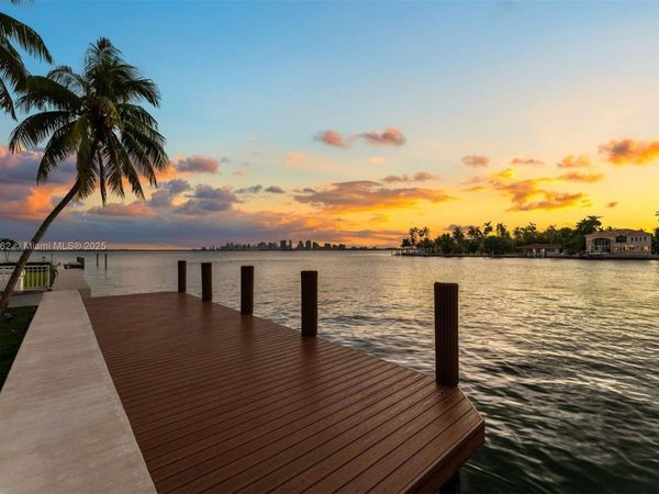 7508 W Treasure Dr, North Bay Village, FL 33141