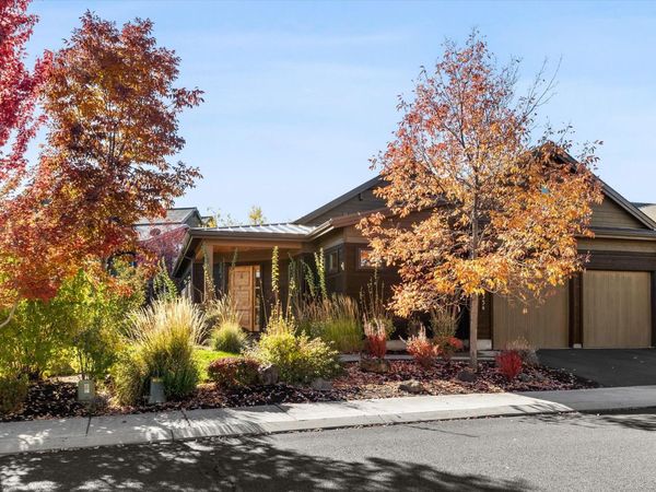 61354 Triple Knot Road, Bend, OR 97702