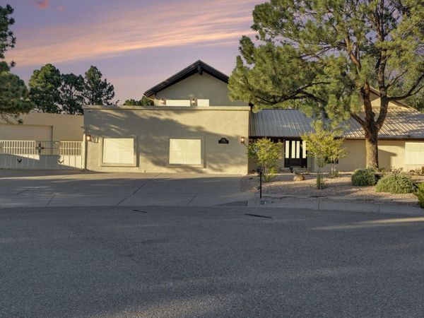 9117 Luna Del Oro Road NE, Albuquerque, NM 87111