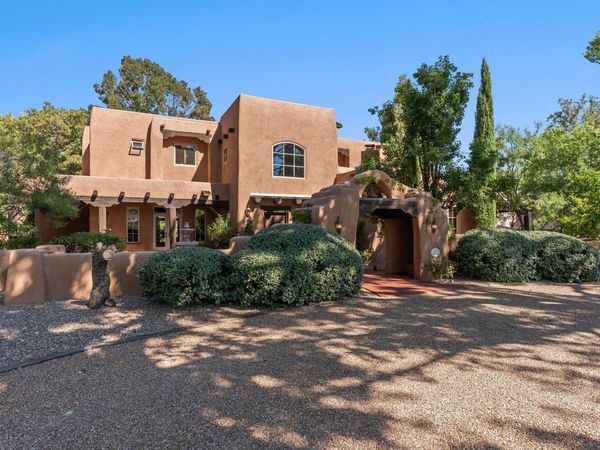 1623 Francisca Road NW, Los Ranchos, NM 87107
