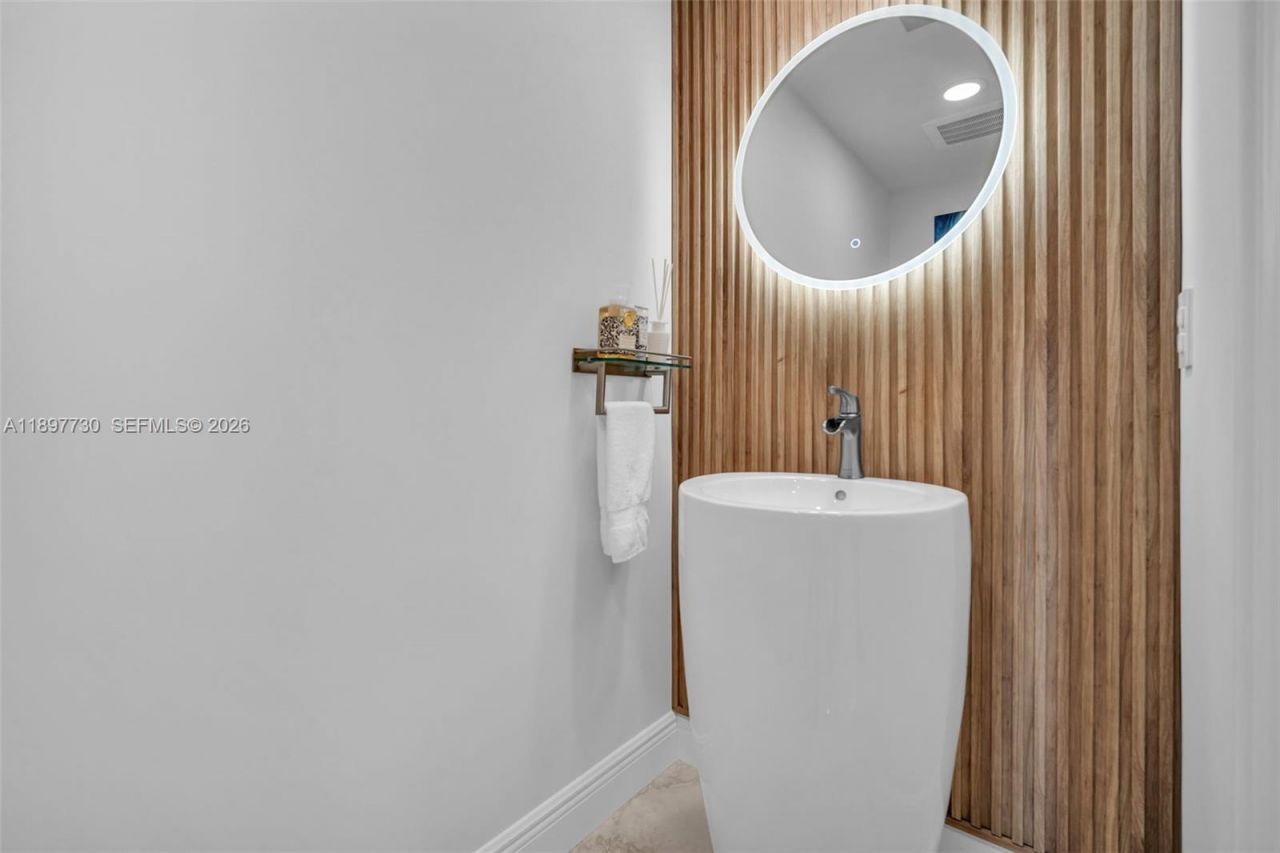 333 Las Olas Way, Unit 3706, Fort Lauderdale, FL 33301 Photo