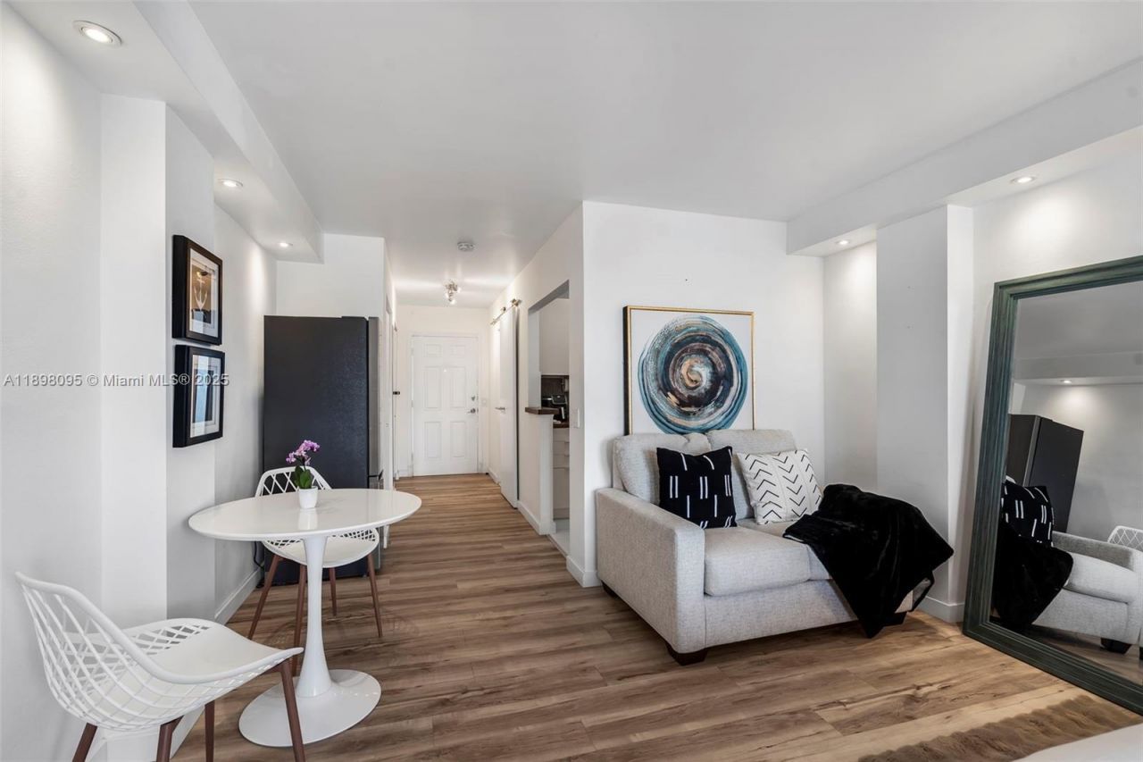 7904 West Dr, Unit 1004, North Bay Village, FL 33141 Photo