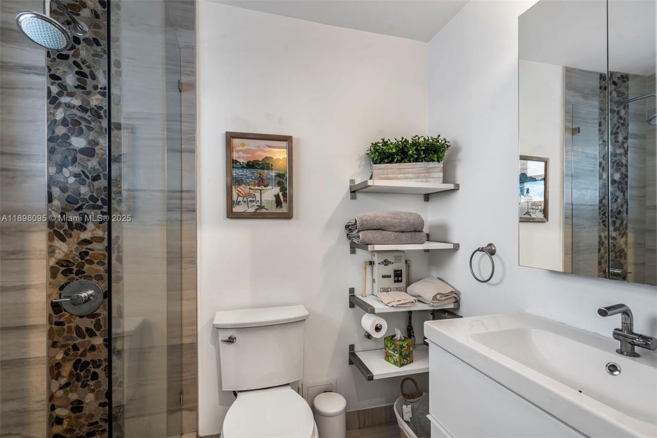 7904 West Dr, Unit 1004, North Bay Village, FL 33141 Photo