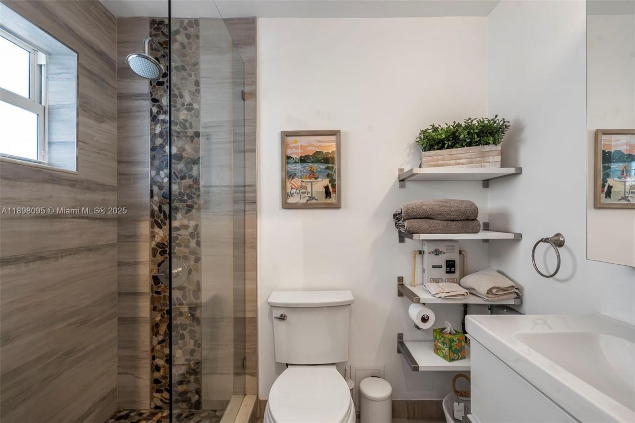 7904 West Dr, Unit 1004, North Bay Village, FL 33141 Photo