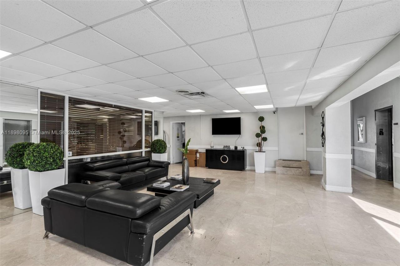 7904 West Dr, Unit 1004, North Bay Village, FL 33141 Photo