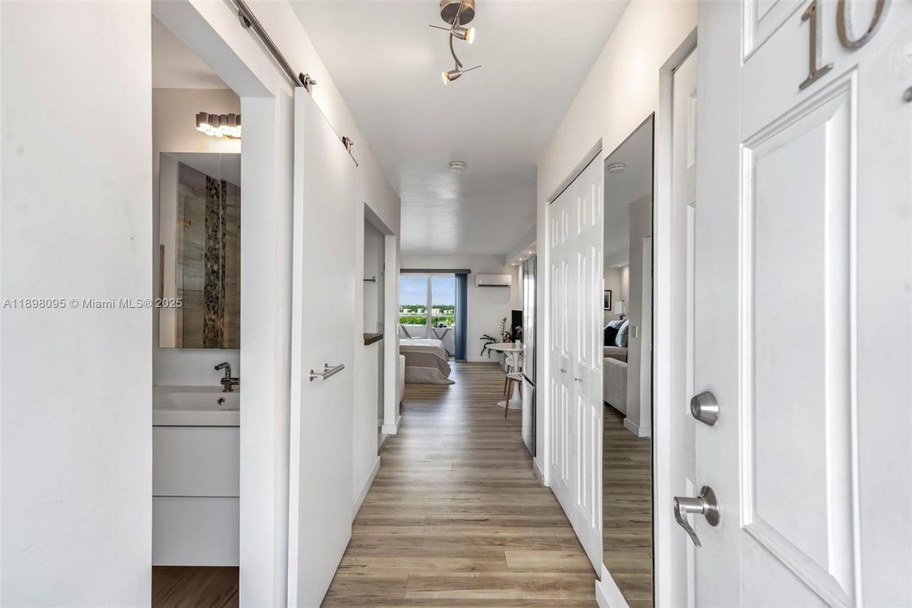 7904 West Dr, Unit 1004, North Bay Village, FL 33141 Photo