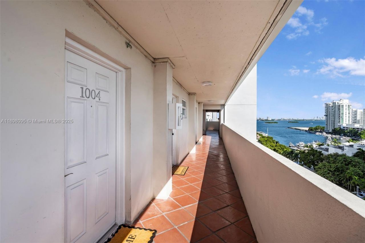 7904 West Dr, Unit 1004, North Bay Village, FL 33141 Photo