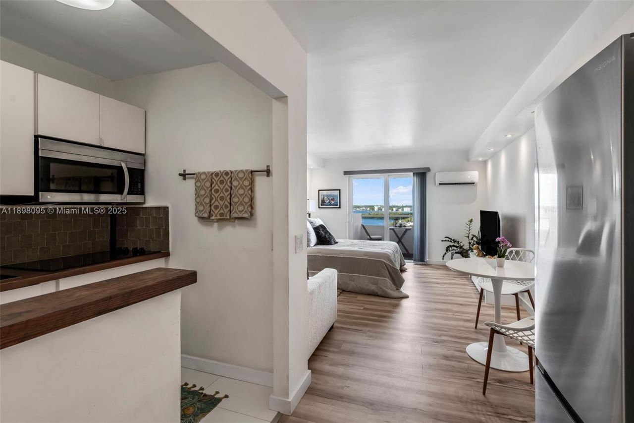 7904 West Dr, Unit 1004, North Bay Village, FL 33141 Photo