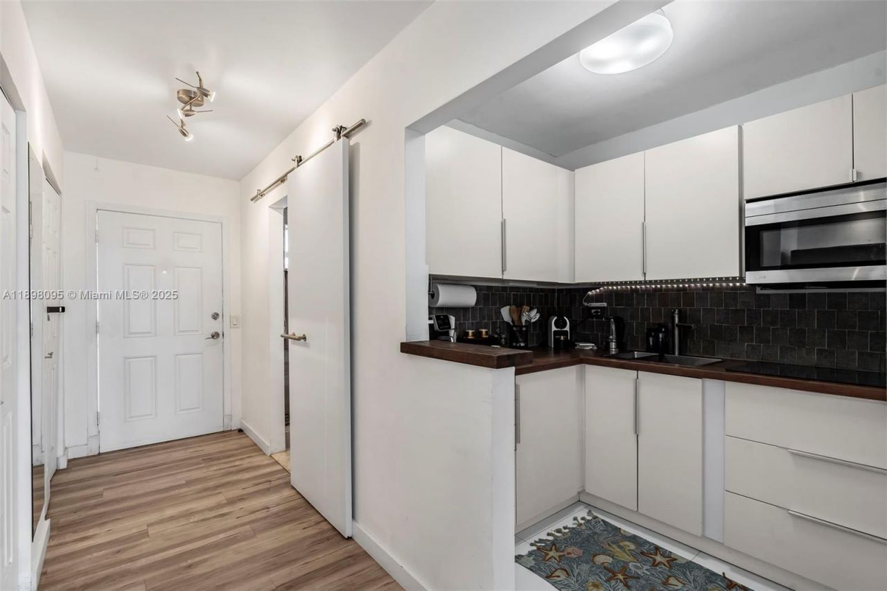 7904 West Dr, Unit 1004, North Bay Village, FL 33141 Photo