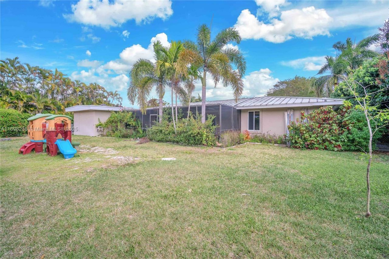 15460 SW 82nd Ct, Palmetto Bay, FL 33157 Photo