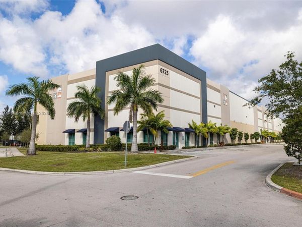 6725 NW 36th St, Miami, FL 33166