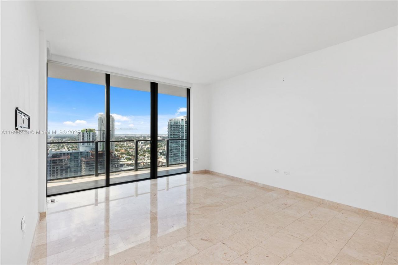 68 SE 6th St, Unit 3906, Miami, FL 33131 Photo