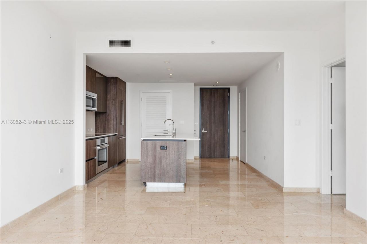 68 SE 6th St, Unit 3906, Miami, FL 33131 Photo