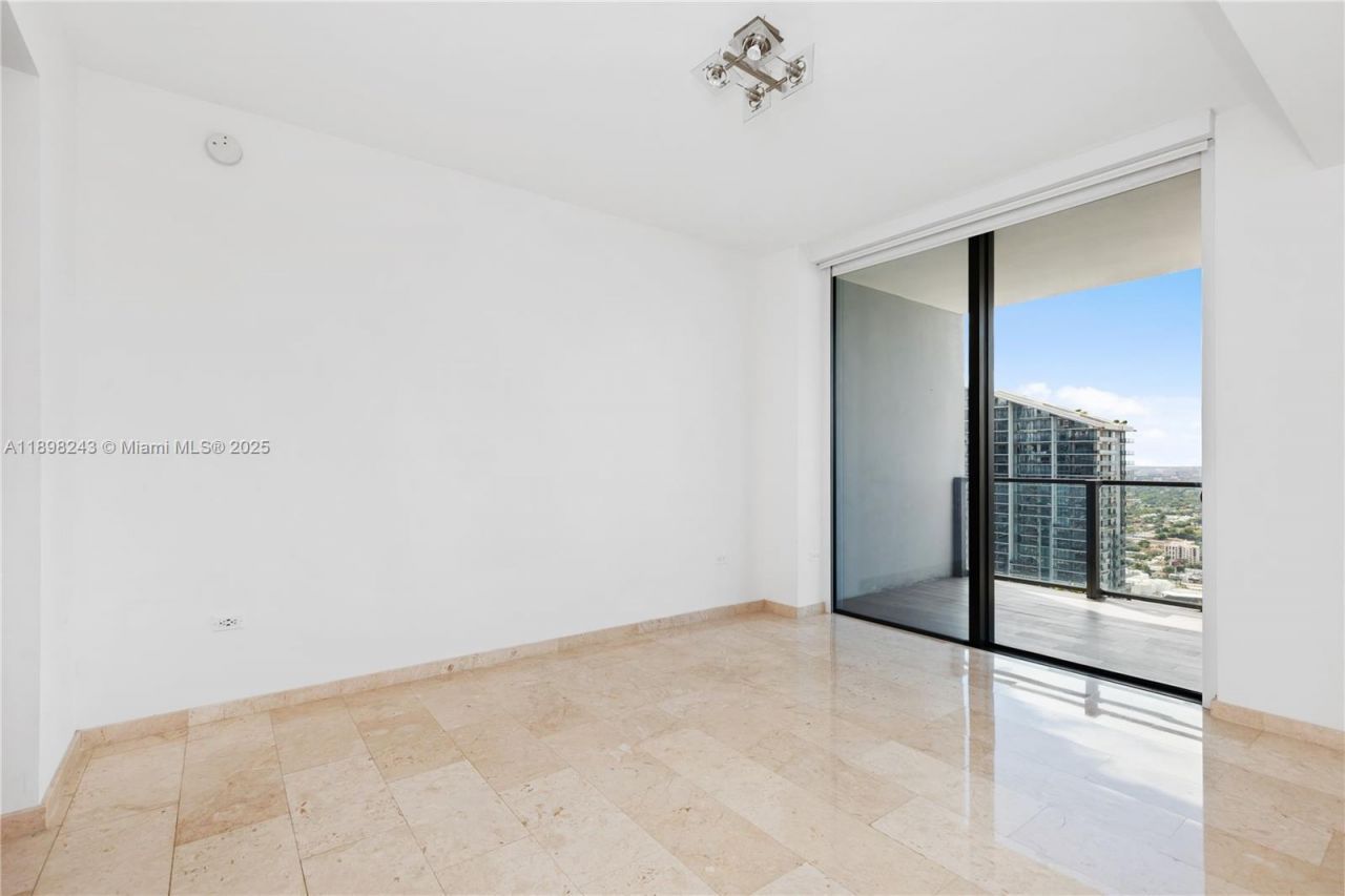 68 SE 6th St, Unit 3906, Miami, FL 33131 Photo