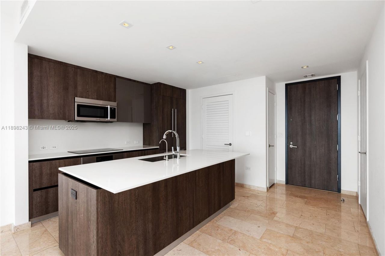 68 SE 6th St, Unit 3906, Miami, FL 33131 Photo