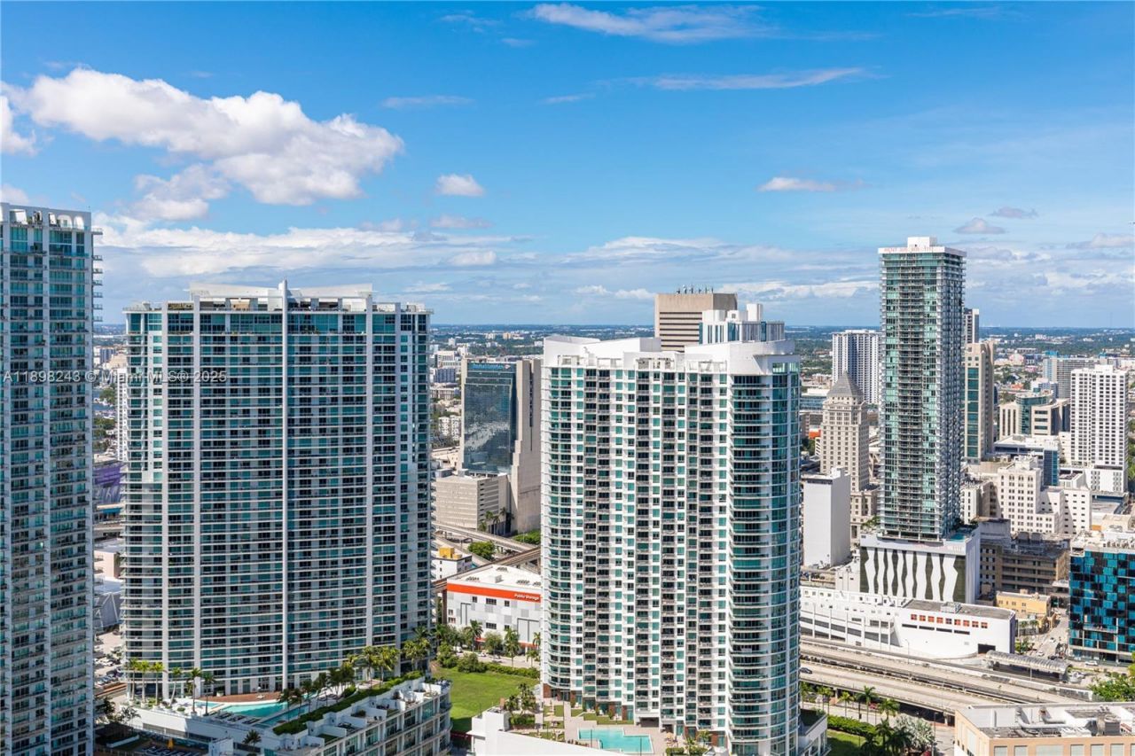 68 SE 6th St, Unit 3906, Miami, FL 33131 Photo