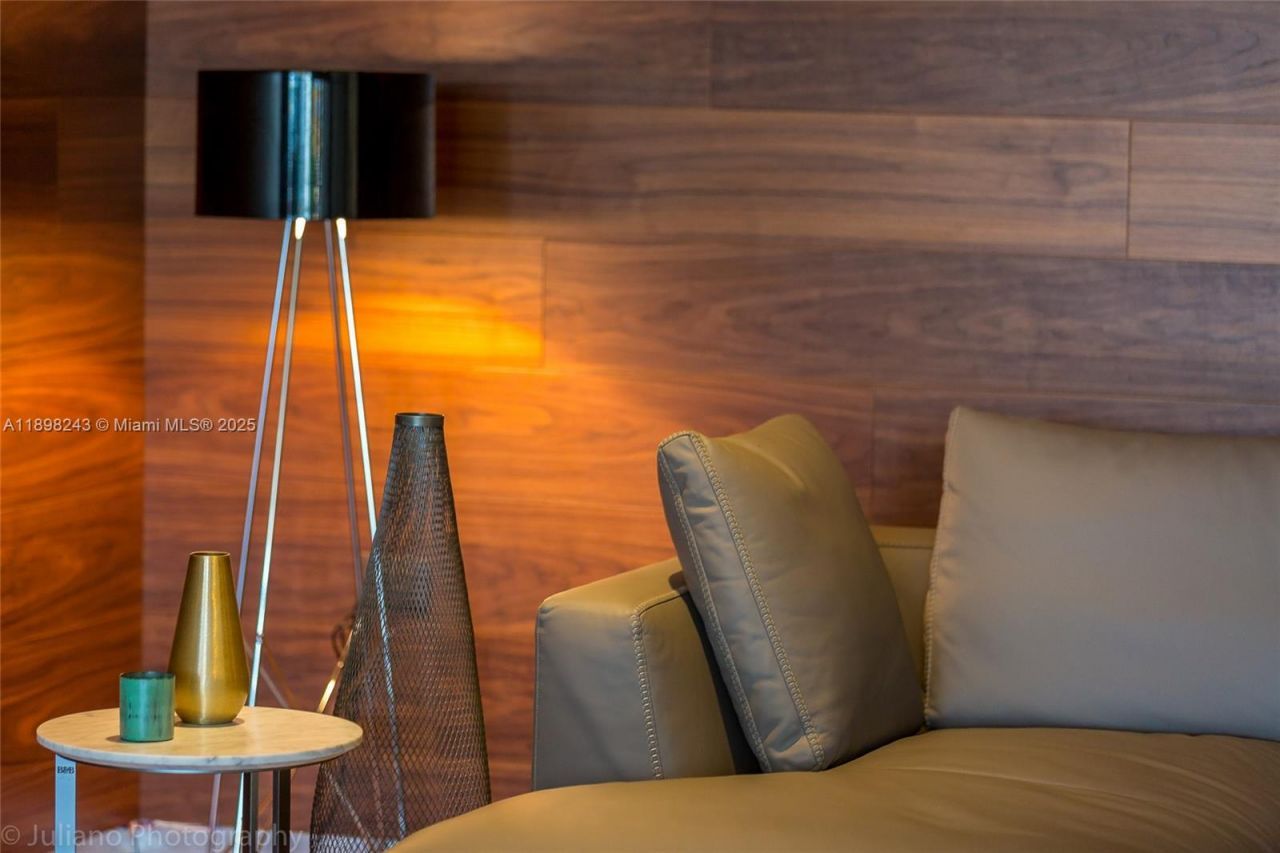 68 SE 6th St, Unit 3906, Miami, FL 33131 Photo