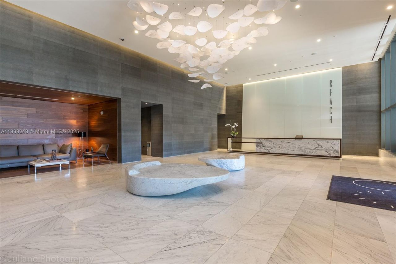 68 SE 6th St, Unit 3906, Miami, FL 33131 Photo