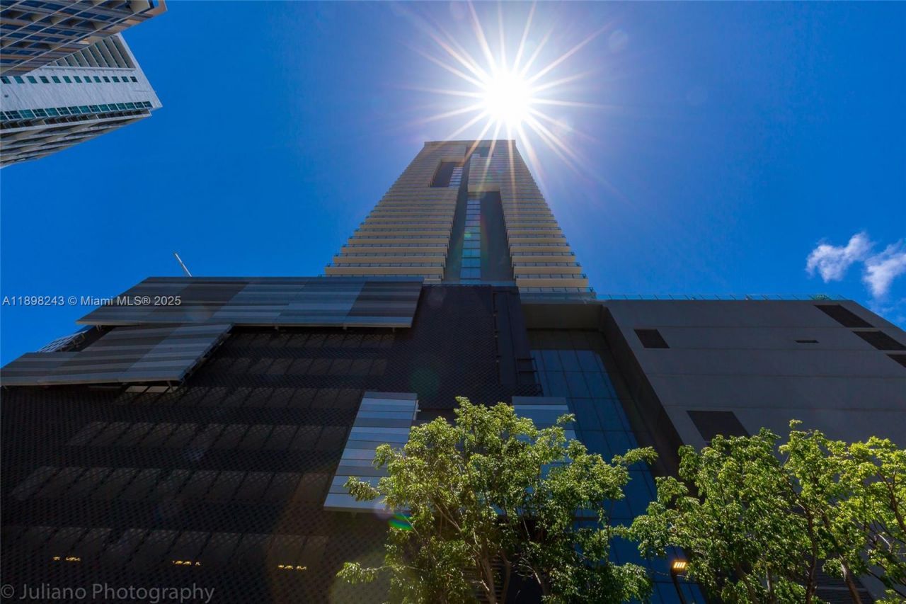 68 SE 6th St, Unit 3906, Miami, FL 33131 Photo