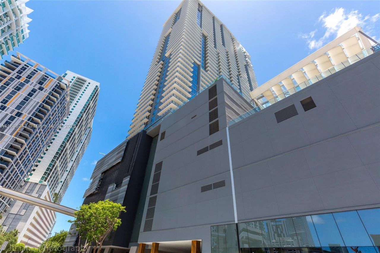 68 SE 6th St, Unit 3906, Miami, FL 33131 Photo