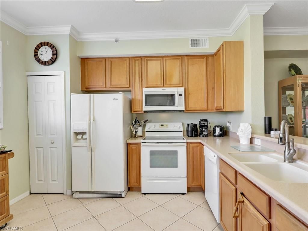 6824 Sterling Greens Pl, Unit 3303, Naples, FL 34104 Photo