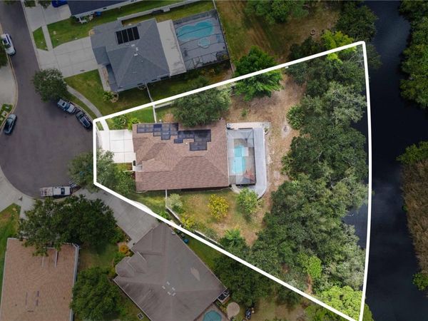 9020 N RIVER ROAD, TAMPA, FL 33635