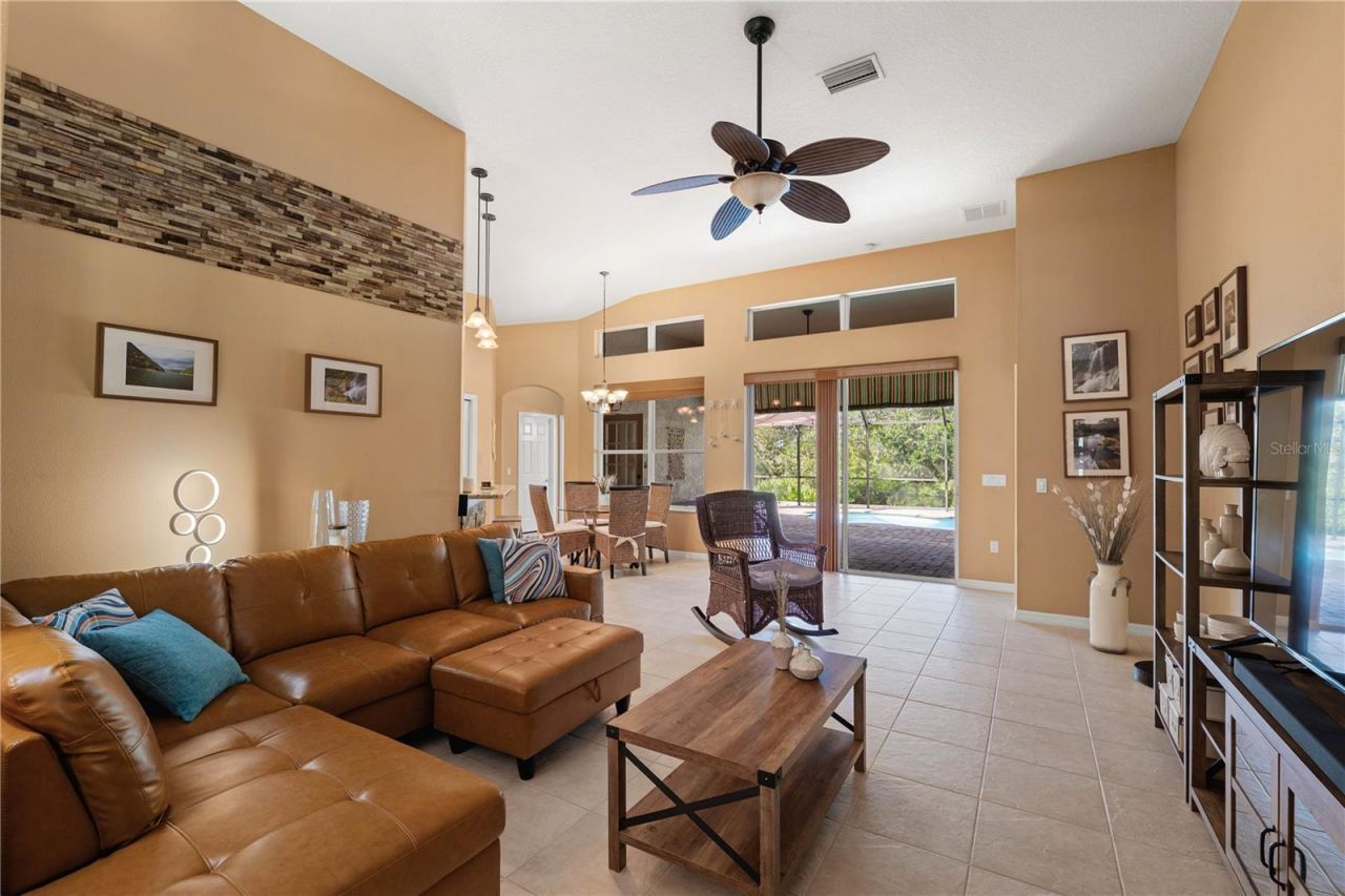 9020 N River Road, Tampa, FL 33635 Photo