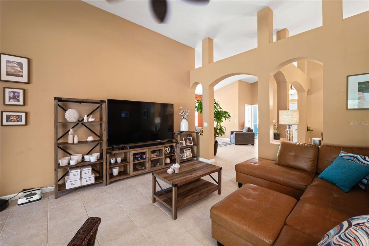 9020 N River Road, Tampa, FL 33635 Photo