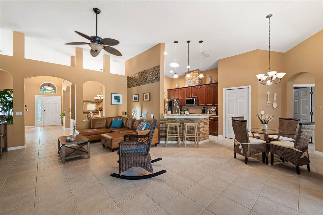 9020 N River Road, Tampa, FL 33635 Photo