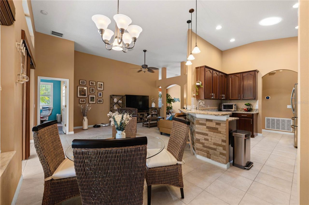 9020 N River Road, Tampa, FL 33635 Photo