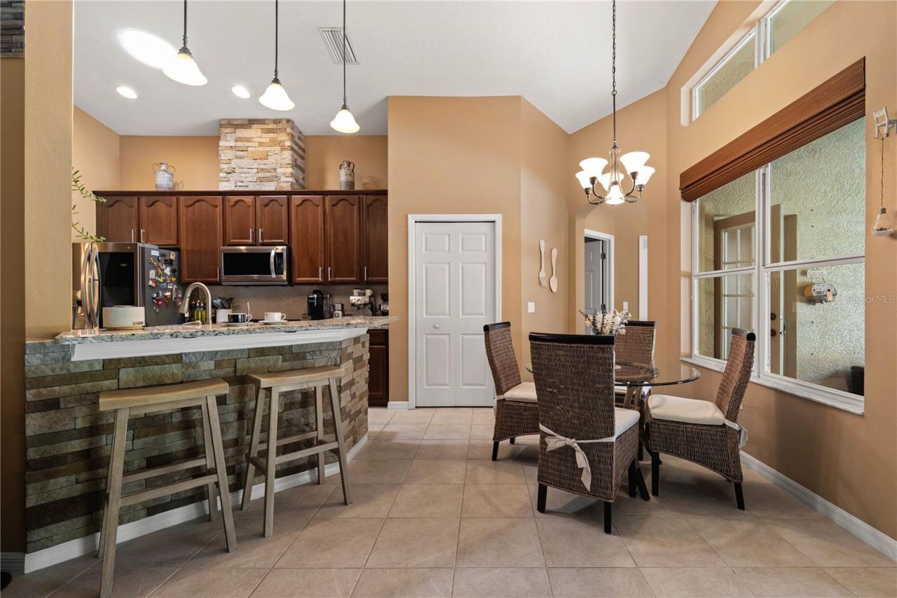 9020 N River Road, Tampa, FL 33635 Photo