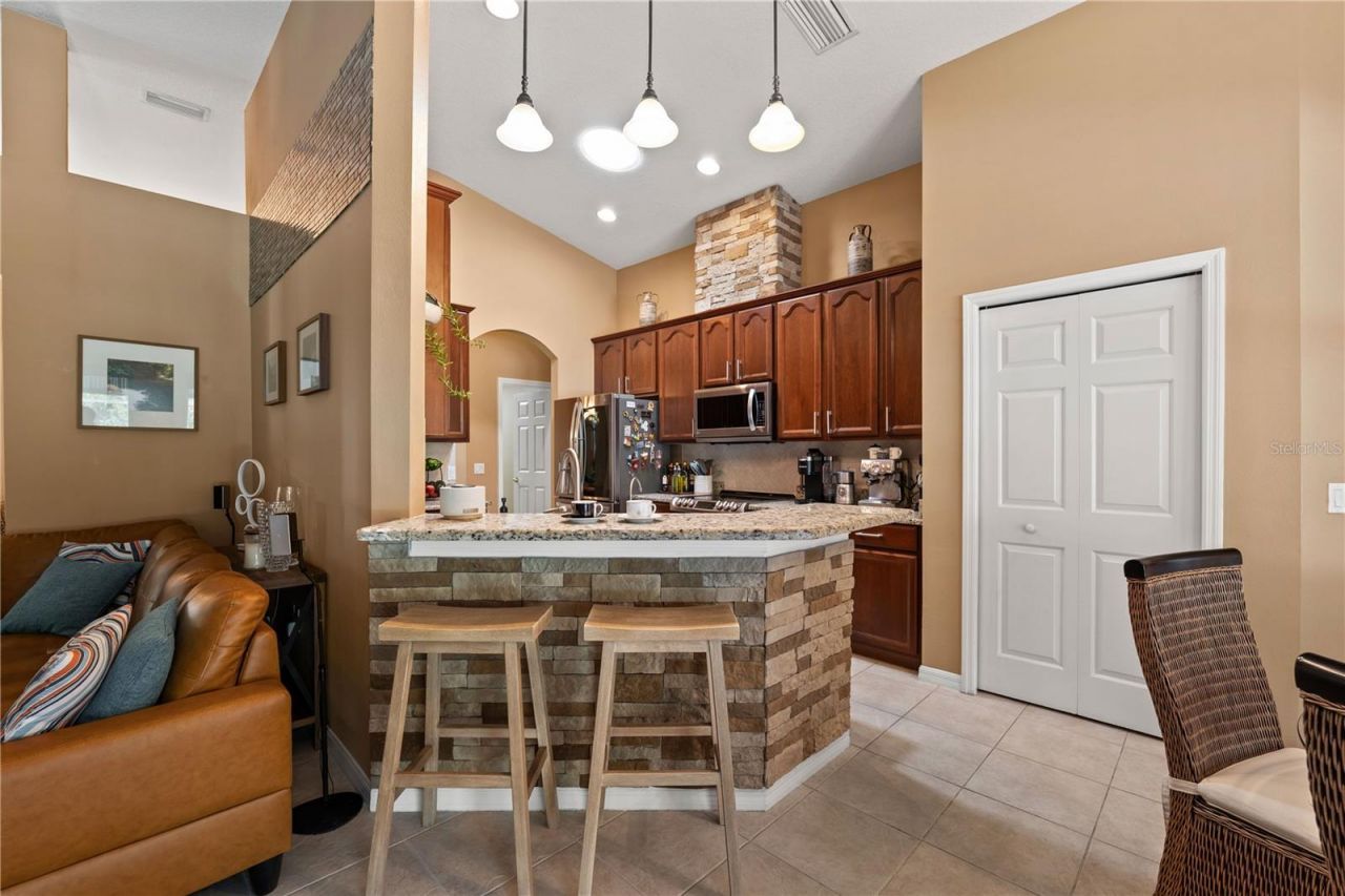 9020 N River Road, Tampa, FL 33635 Photo