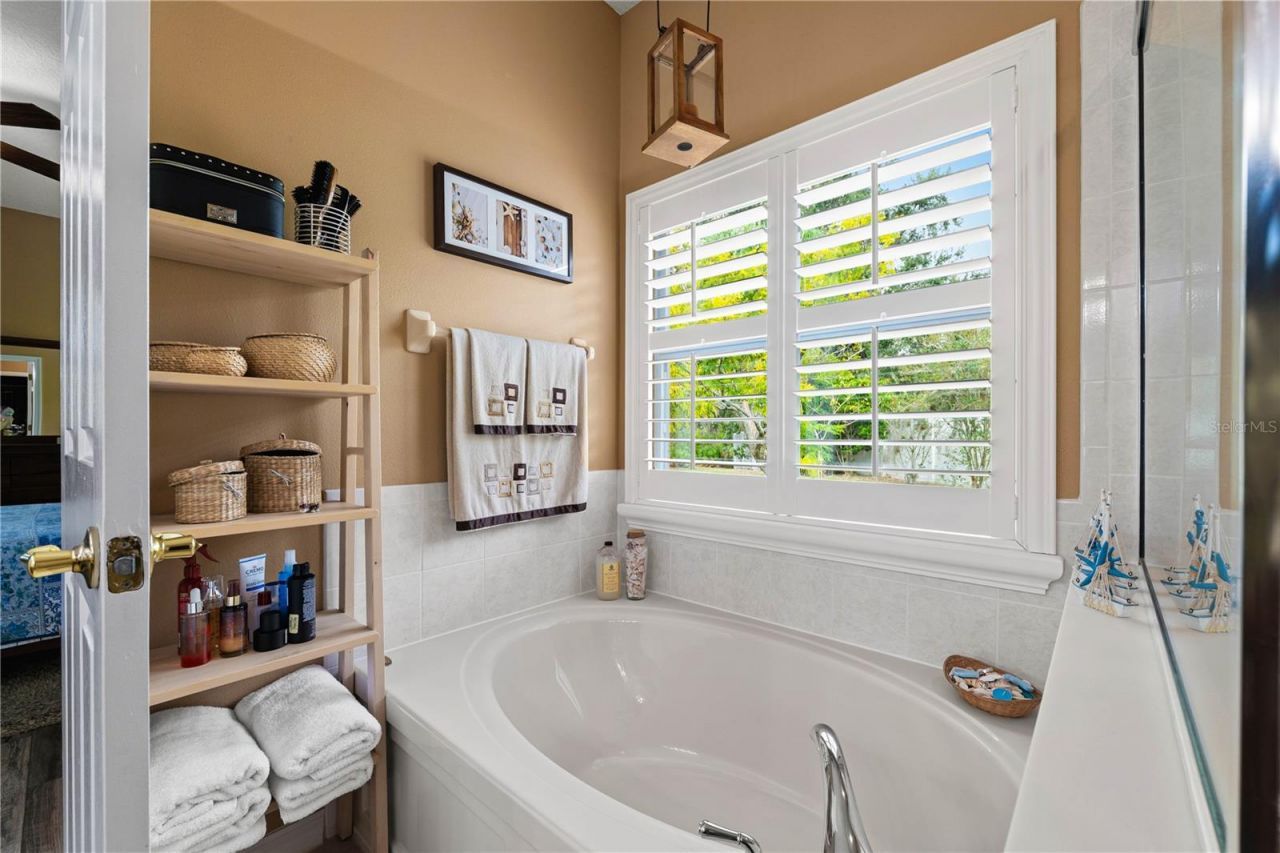 9020 N River Road, Tampa, FL 33635 Photo