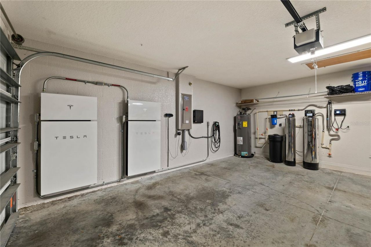 9020 N River Road, Tampa, FL 33635 Photo