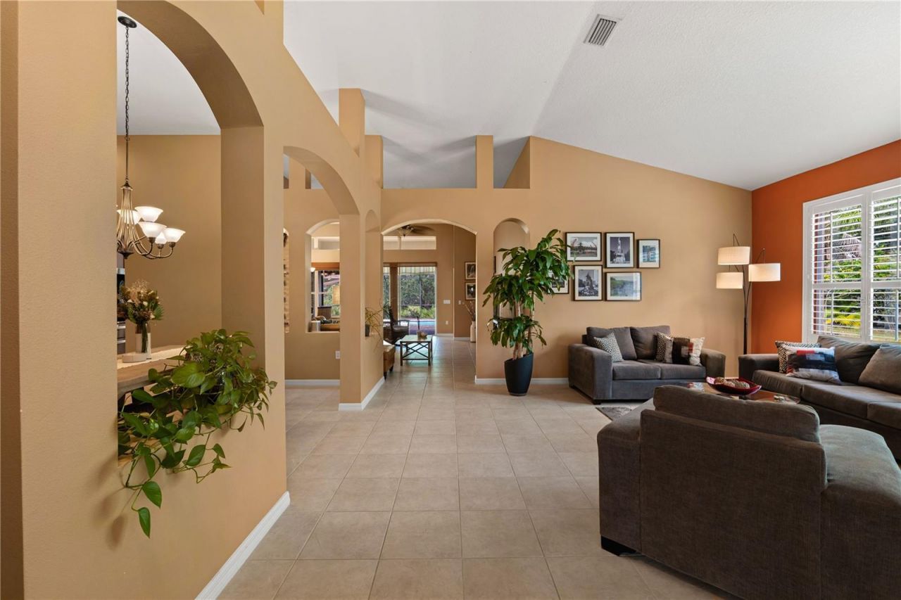 9020 N River Road, Tampa, FL 33635 Photo