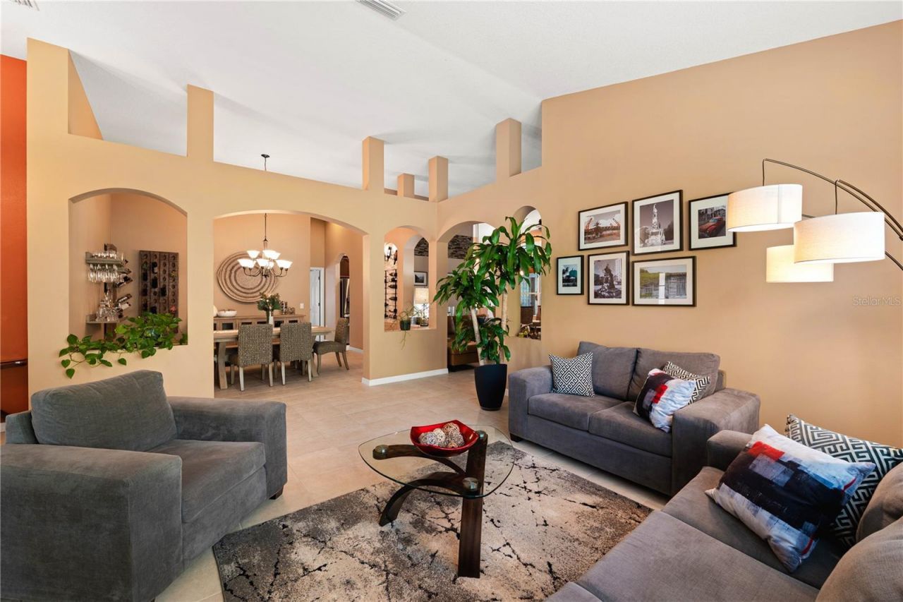 9020 N River Road, Tampa, FL 33635 Photo