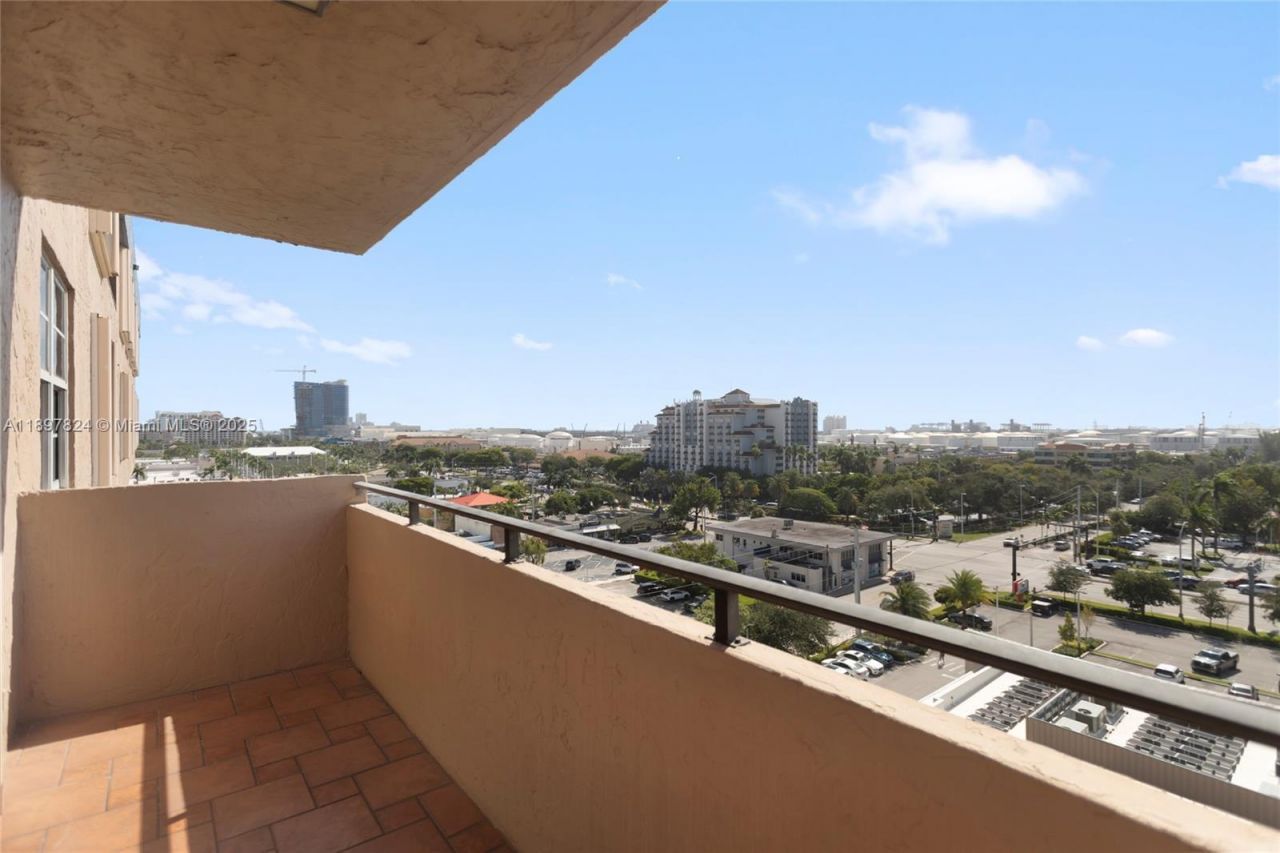 1625 SE 10th Ave, Unit 905, Fort Lauderdale, FL 33316 Photo