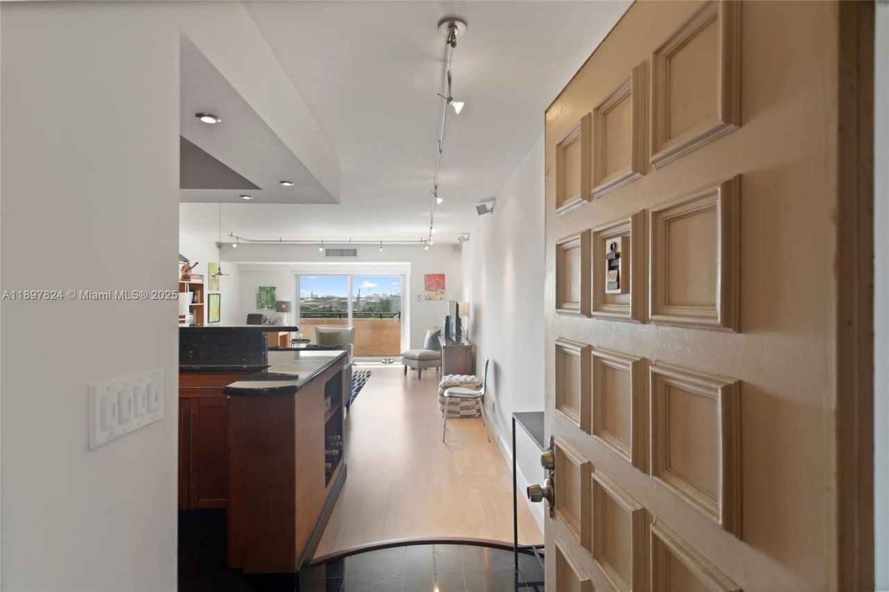 1625 SE 10th Ave, Unit 905, Fort Lauderdale, FL 33316 Photo