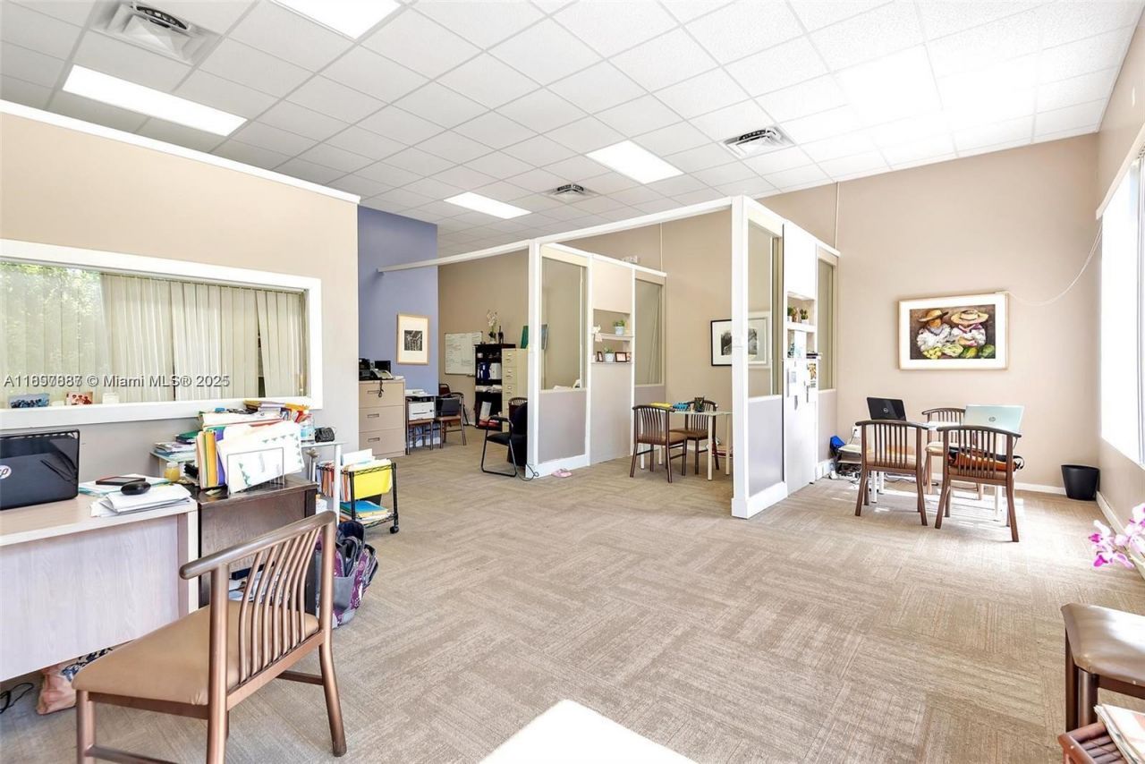 9150 NW 22nd Ave, Miami, FL 33147 Photo