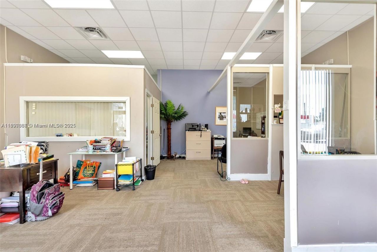 9150 NW 22nd Ave, Miami, FL 33147 Photo