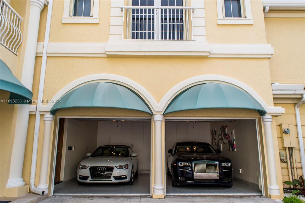 3705 NE 214 St, Unit 13, Aventura, FL 33180 Photo