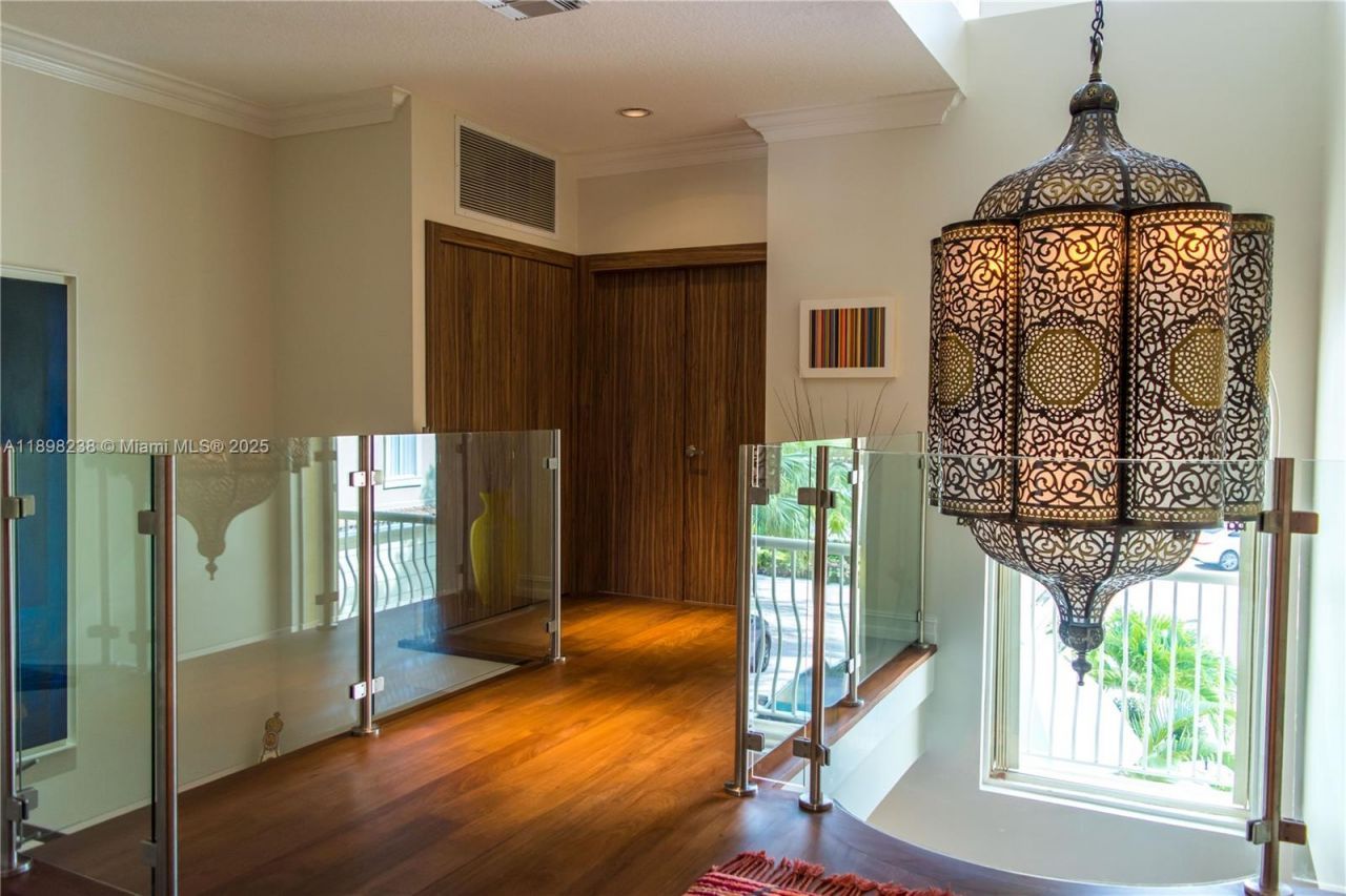 3705 NE 214 St, Unit 13, Aventura, FL 33180 Photo