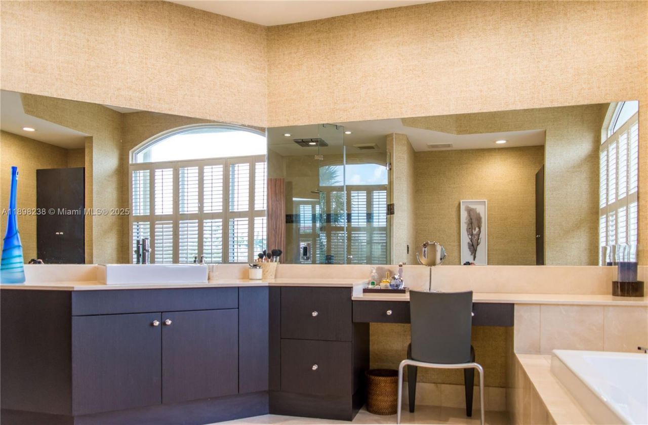 3705 NE 214 St, Unit 13, Aventura, FL 33180 Photo