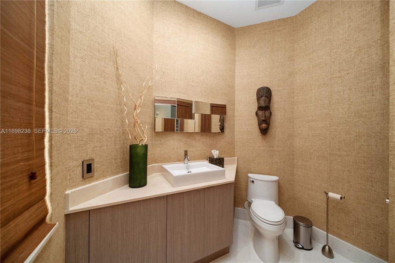 3705 NE 214 St, Unit 13, Aventura, FL 33180 Photo