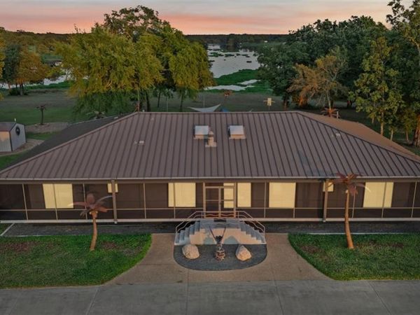 1085 County Road 1960 , Yantis, TX 75497