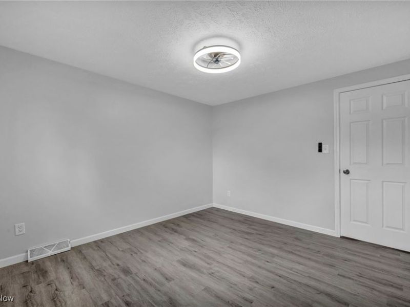 4342 Sky Lane Drive, Cleveland, OH 44109 Photo 12