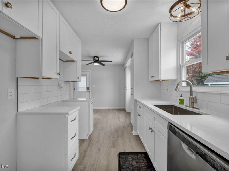 4342 Sky Lane Drive, Cleveland, OH 44109 Photo 26