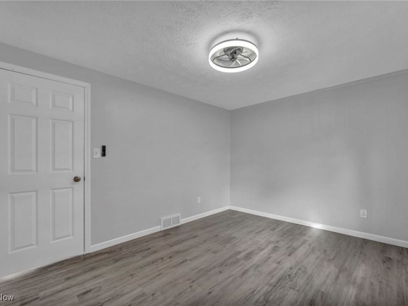 4342 Sky Lane Drive, Cleveland, OH 44109 Photo 4