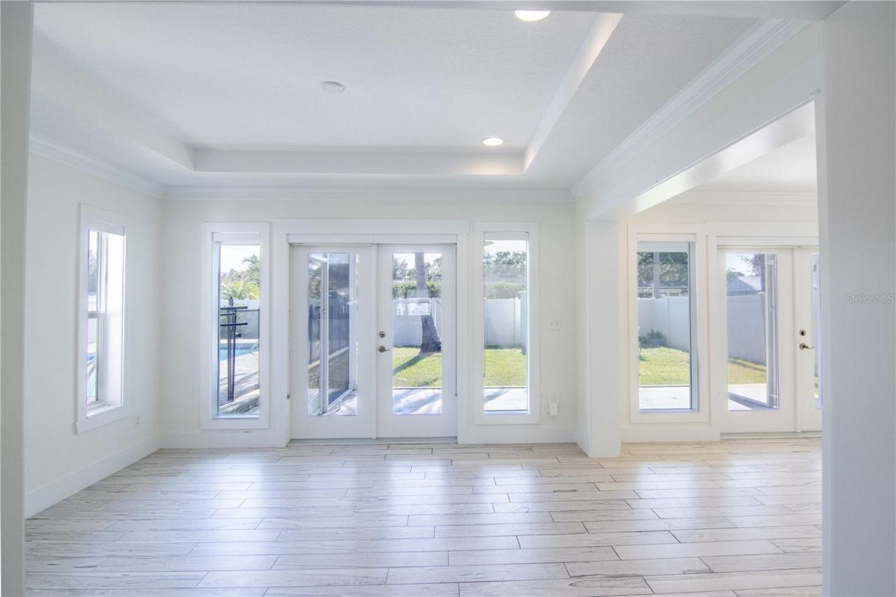 600 43rd Avenue Ne, Saint Petersburg, FL 33703 Photo