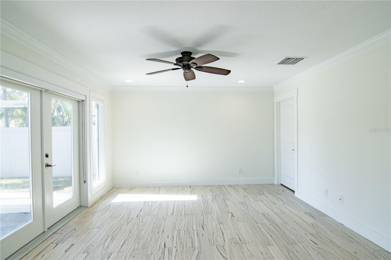 600 43rd Avenue Ne, Saint Petersburg, FL 33703 Photo